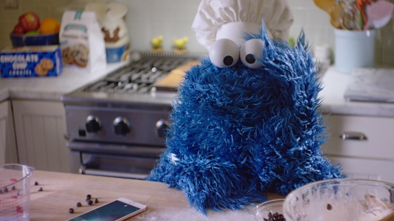 Cookie Monster Steals over 3M Views for Apple’s iPhone 6s Timer Ad