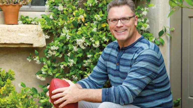 Skechers Strikes Men’s Collections Deal with Howie Long