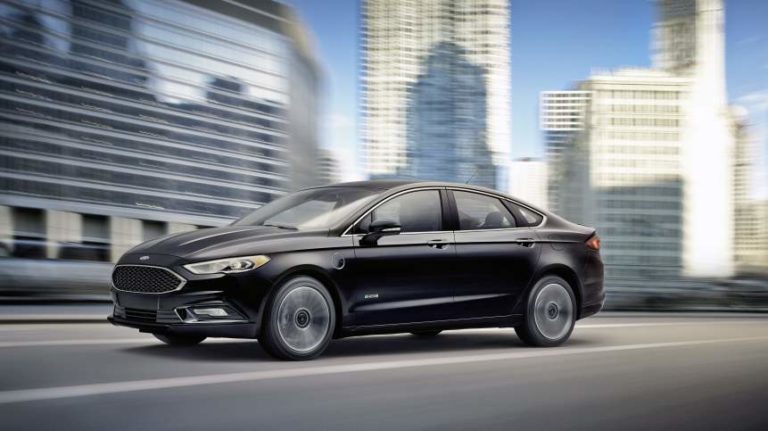 Ford Revs Up Hybrid Range with 2017 Fusion Energi