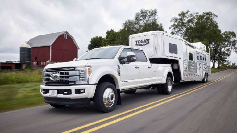 Ford Powers Up F-Series Super Duty for the Fall