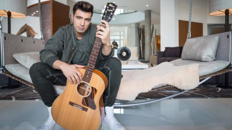 Macy’s Celebrates Latino Heritage with Jencarlos Canela