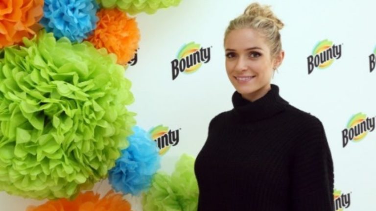 Bounty Makes Messes Fuss-Free with Kristin Cavallari