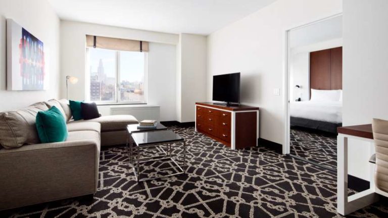 Hilton Delivers New York Charms with Brooklyn Hotel