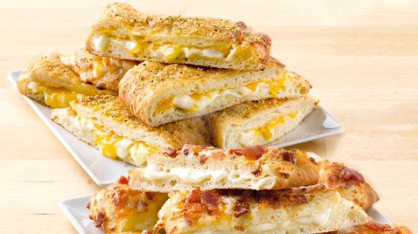 Papa John's Does Bacon Cheddar and Wisconsin Cheese, image size:861x483