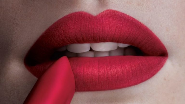 L’Oréal Paris Reads Lips with Latest Colour Riche Launch