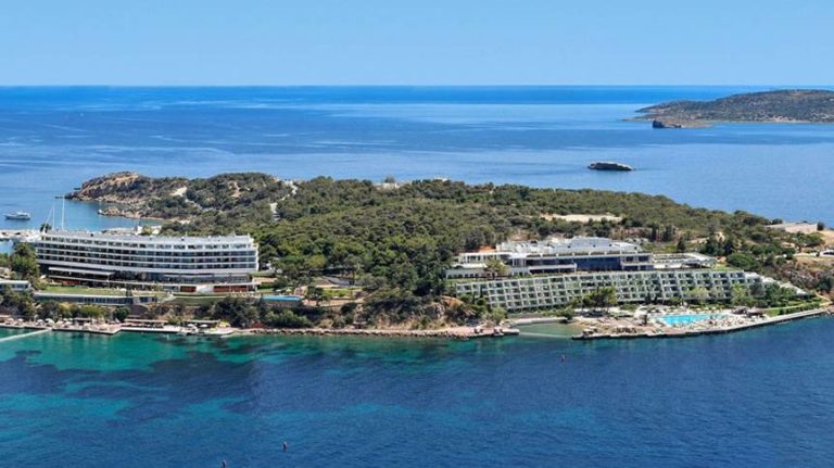 Iconic Astir Palace will become first Four Seasons Hotel in Greece