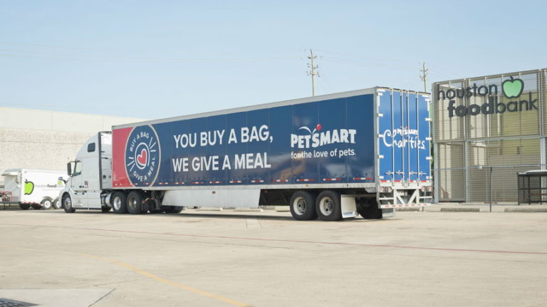 PetSmart Wraps Up Buy A Bag, Give A Meal Campaign For Pets in Need