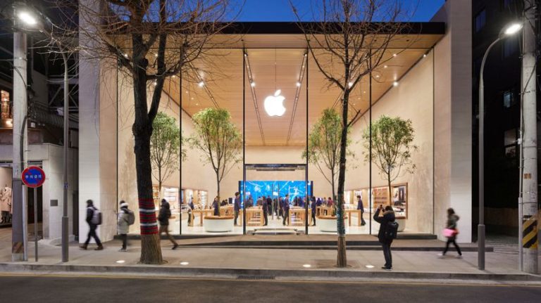 Apple Opens First Store in South Korea