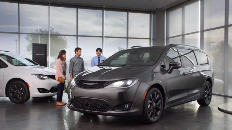 Chrysler Drives Pacifica with Jamie Foxx Charm