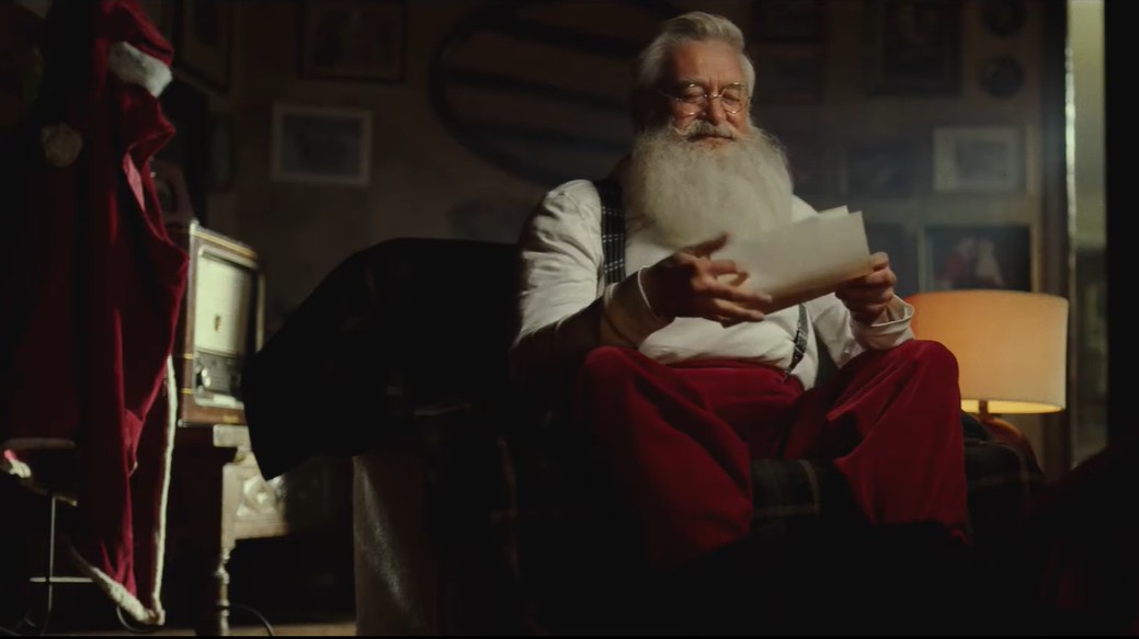 Toys 'R' Us gives Santa a break in its latest Holiday campaign