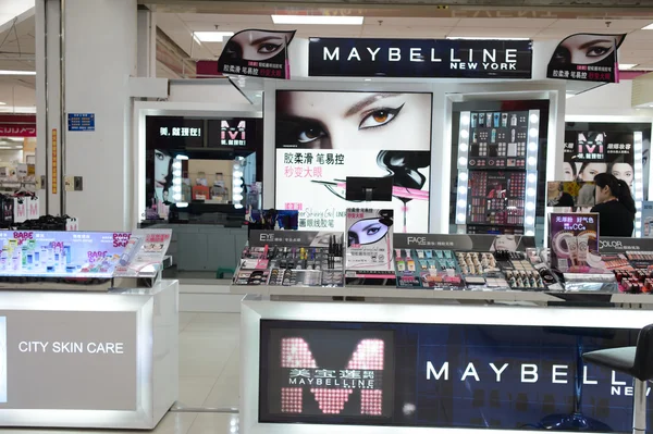How Maybelline is highlighting online Toxic Environment