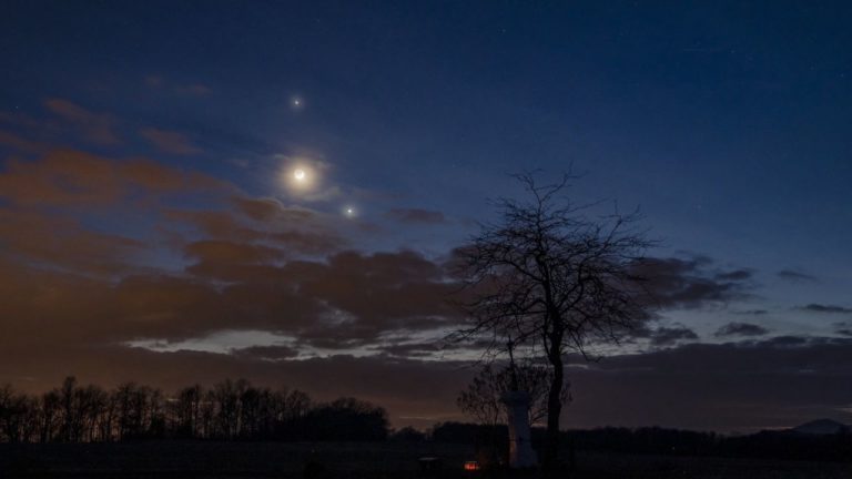 Jupiter and Venus Aligned to Kiss in the Sky