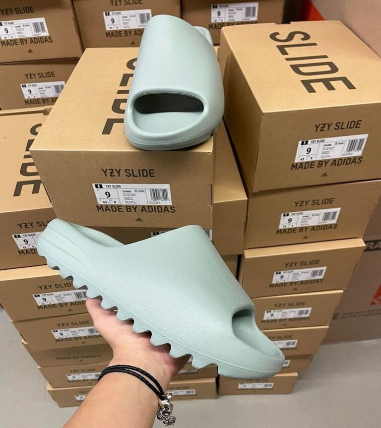 Adidas Yeezy Slides “Salt” Revealing in 2024