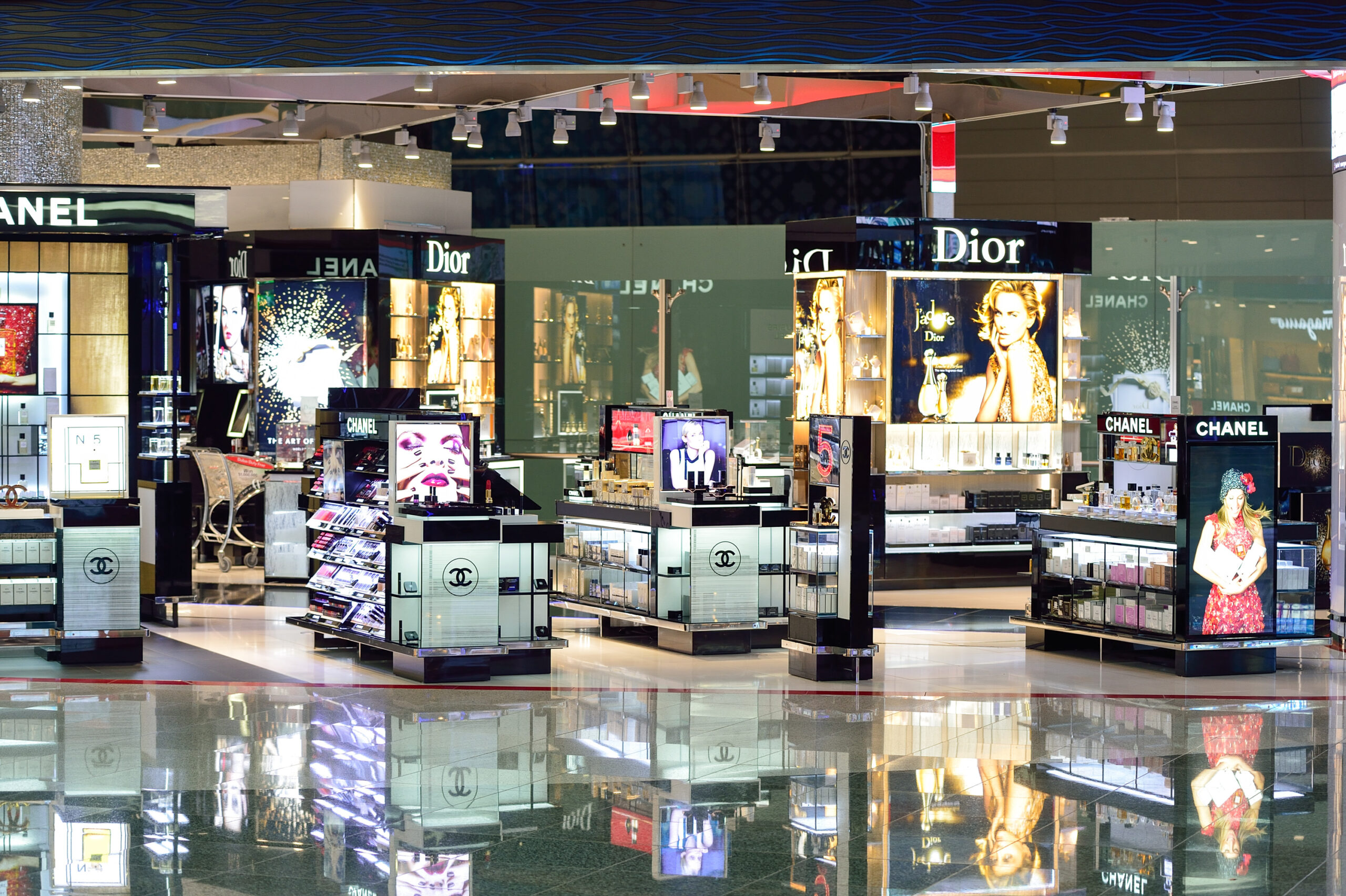 luxury store in airports