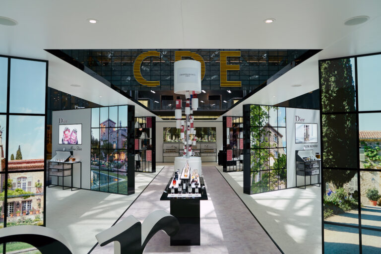 The Trend of Famous Luxury Retail Expansion in International Airports