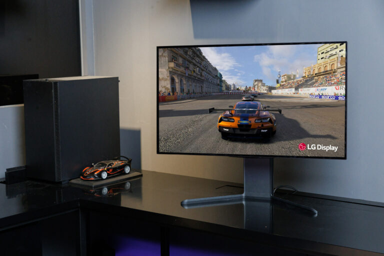 LG Display to Mass Produce World’s First Gaming OLED With Flexible Refresh and Resolution
