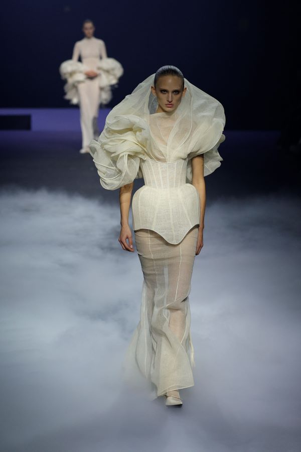 A model presents a creation by Ashi Studio during the Women's Haute-Couture Fall/Winter 2023/2024 Fashion Week at the Jean-Jacques Henner Museum in Paris on July 6. Image Source: AFP