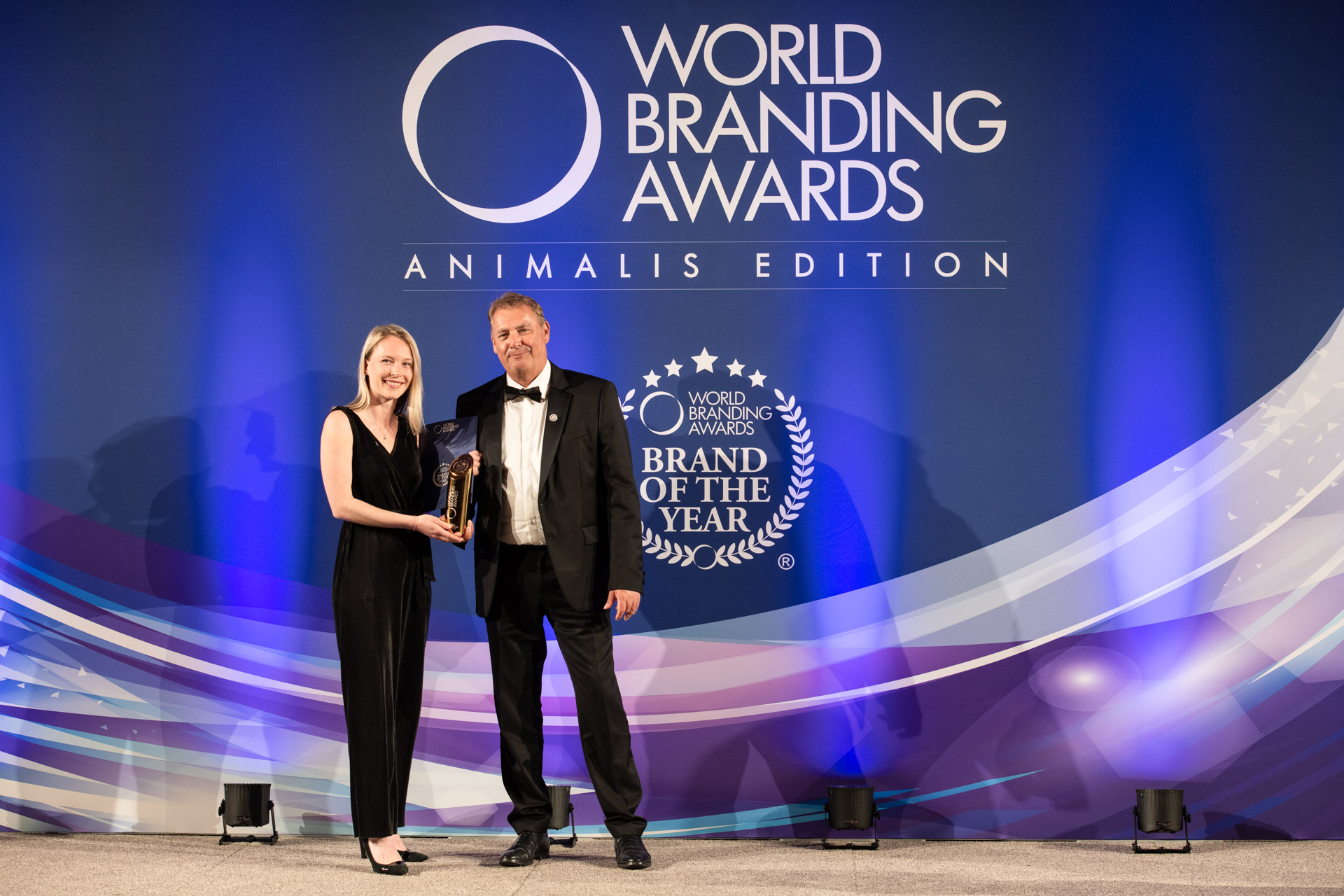 Global Tier Winner, Sheba won in Cat Food - Canned/Pouch category. 